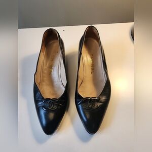 Authentic CHANEL Black Leather Pumps Vintage 35 1/2